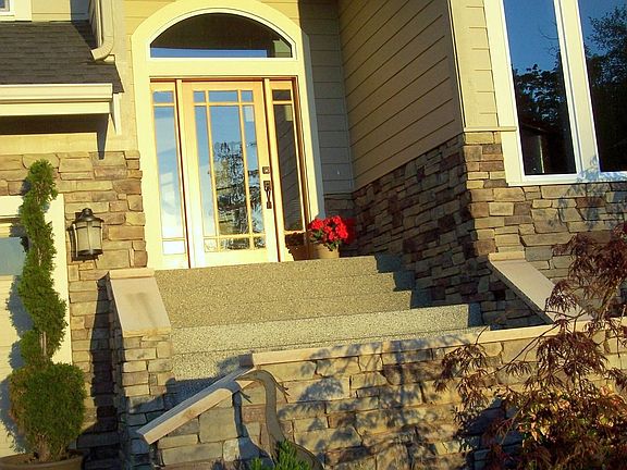 2nd image of 1322 Lakehurst Dr