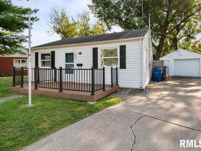 909 39th Street Ct, Moline, IL, 61265