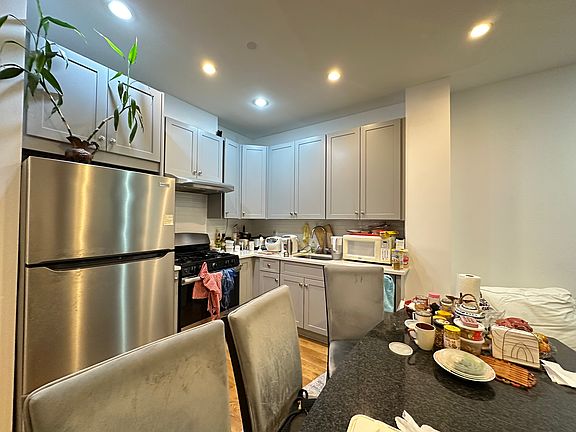 5th image of 8707 19th Ave #1A