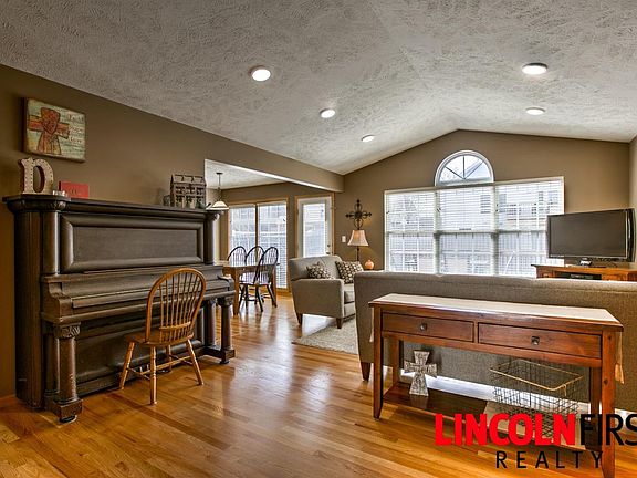 3rd image of 2831 Omalley Dr