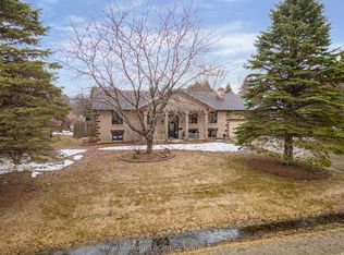 15 Blackburn Ave, Clearview, ON L0M 1P0