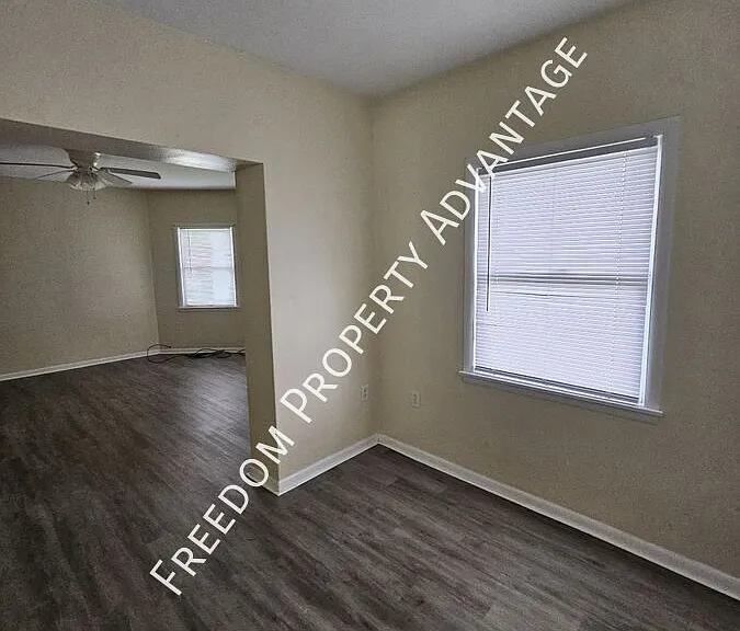 130 Hall Ave #BOTTOM — Photo 9