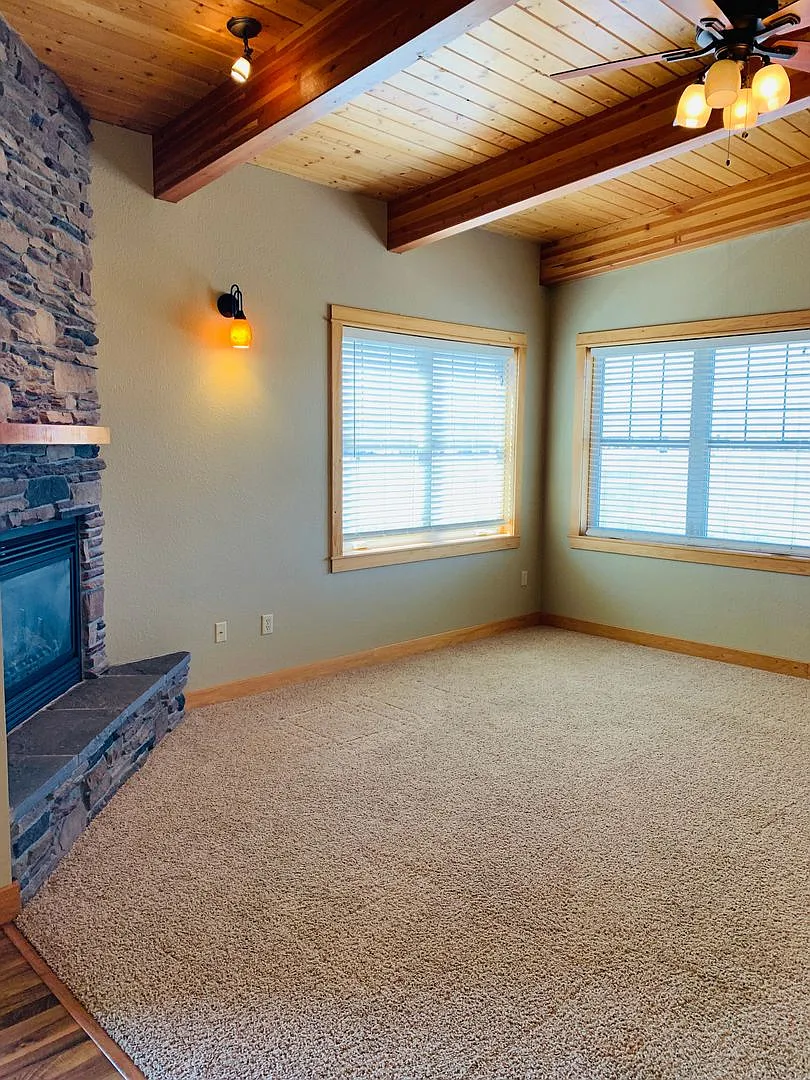 4852 Kendrick Place — Photo 2