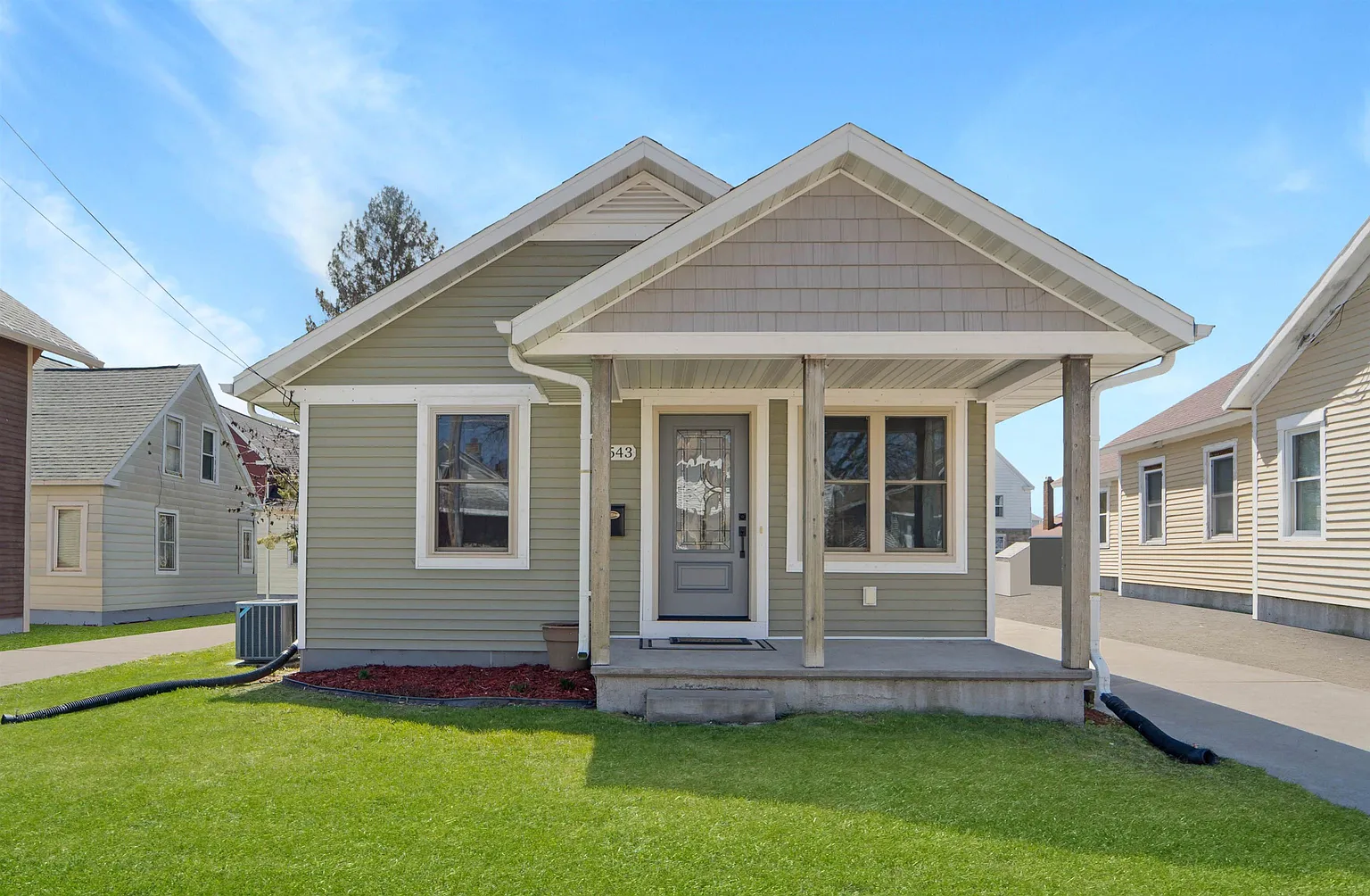 543 School Ave photo 1