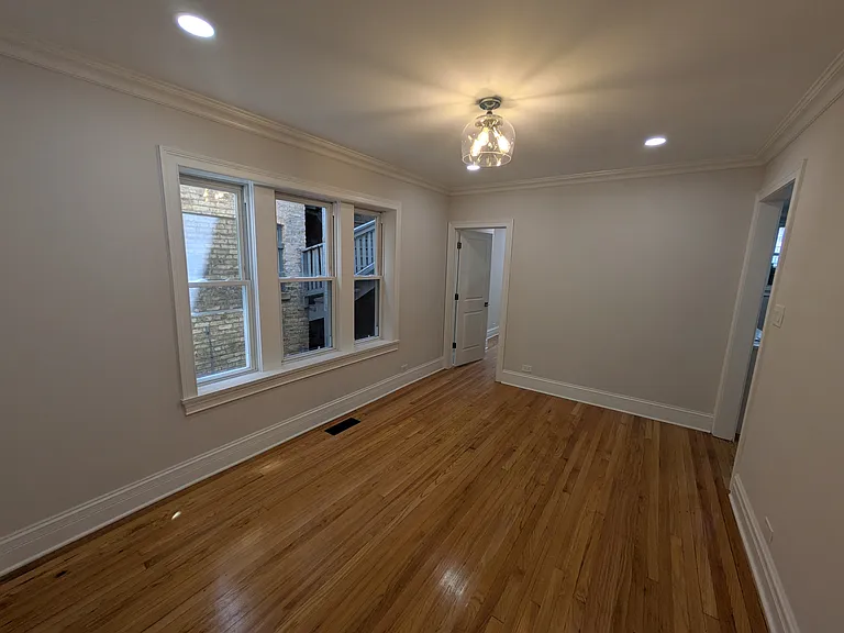 2337 W Roscoe St #1 — Photo 19