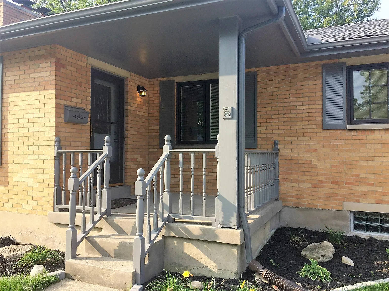 2 bed, 1065 sqft, $2,300 — Photo 2