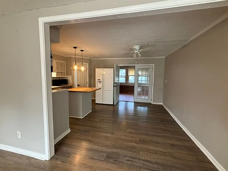6525 Gregg Dr — Photo 4