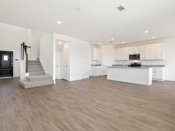 5th image of 1024 Greenshank Dr