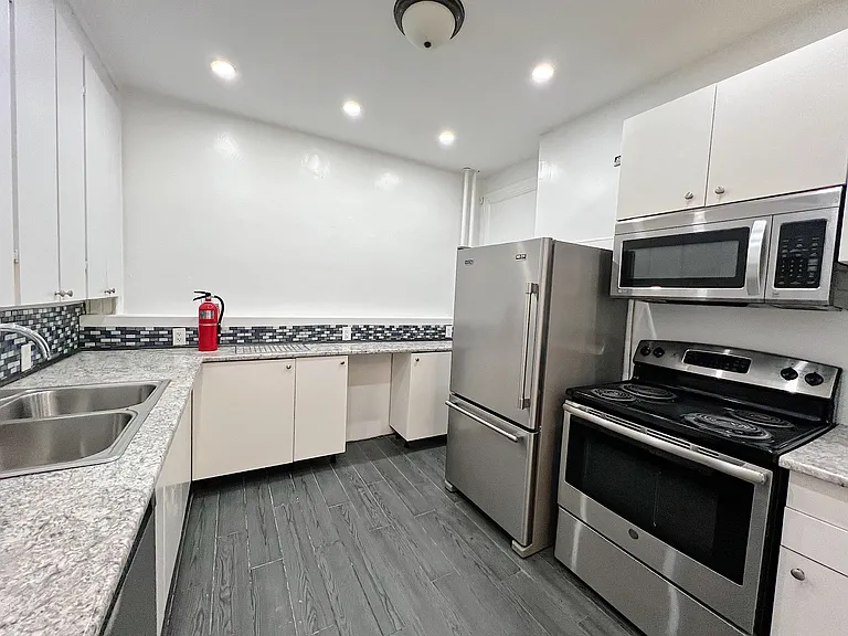191 McLeod St #2/3 — Photo 9