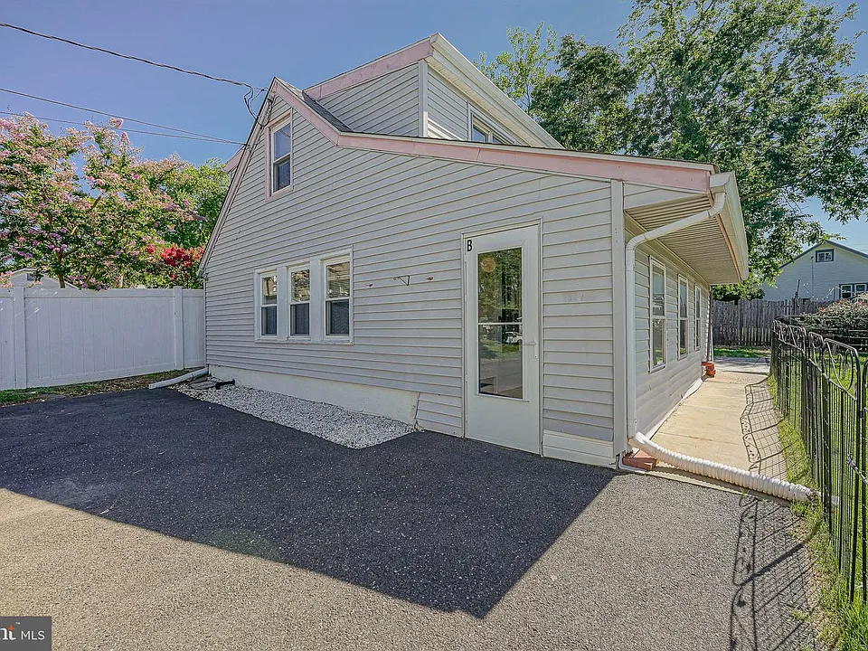 136 N Read Ave #B