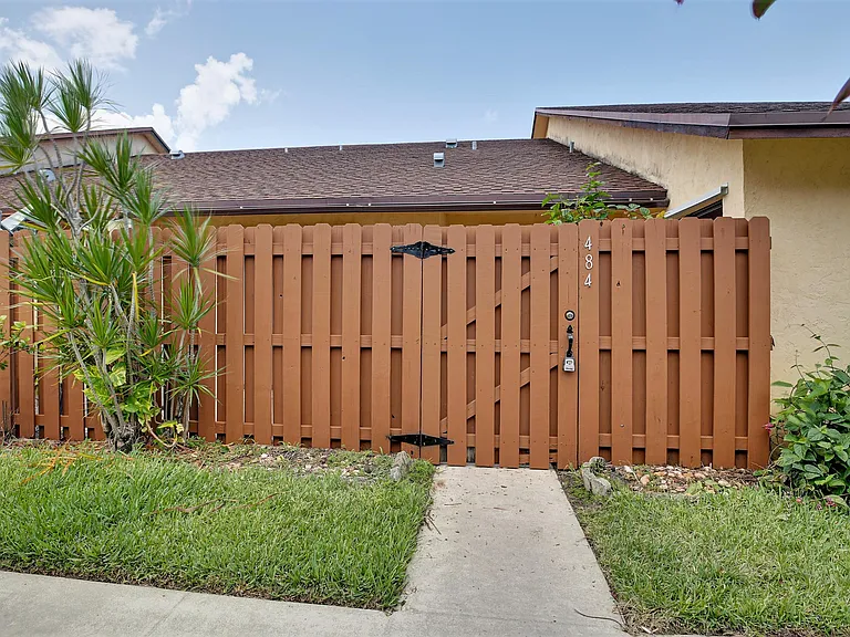 484 Springdale Cir #48D — Photo 37