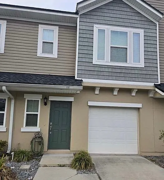 110 Moultrie Village Ln — Photo 1