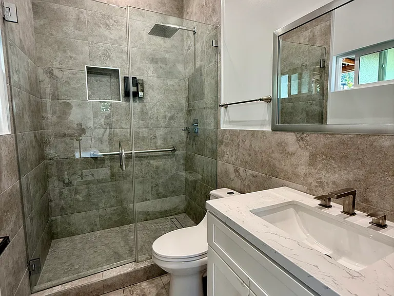 2428 N Lincoln St #101 — Photo 20