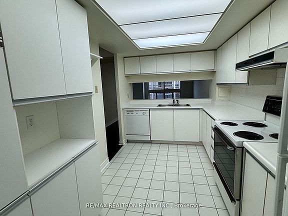 4th image of 5 Kenneth Ave #1706