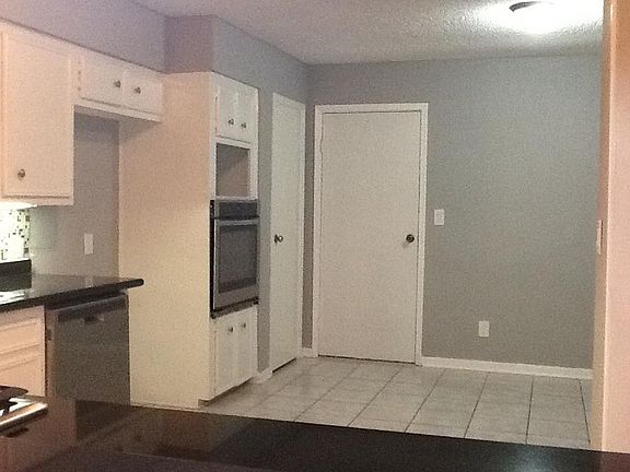 3rd image of 5209 Glenvalley Dr
