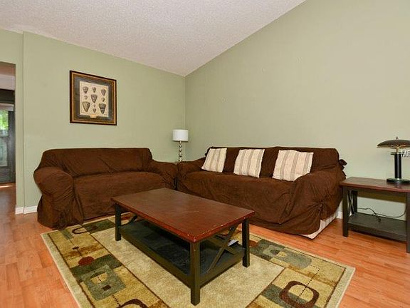 5th image of 4720 Oak Hill Ln