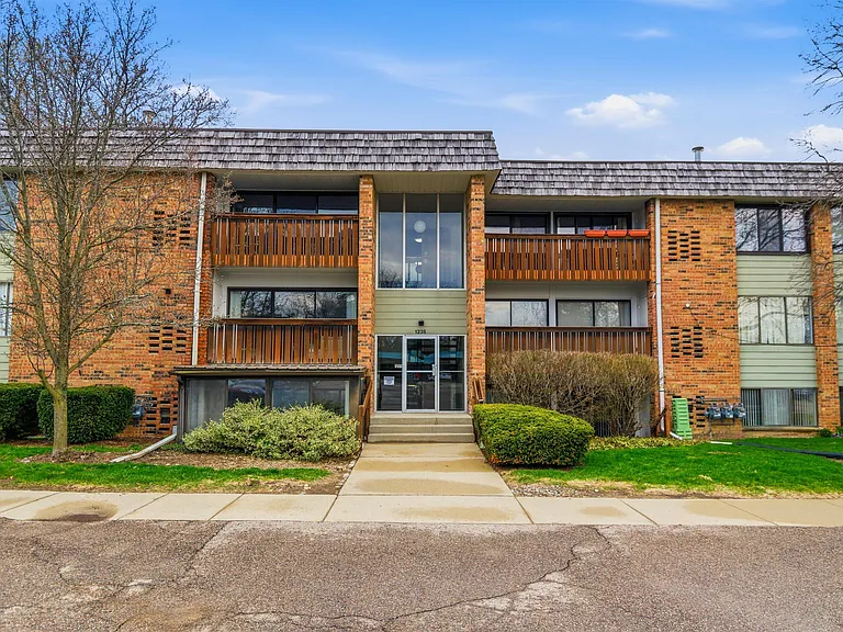 1235 S Maple Rd #201 — Photo 30