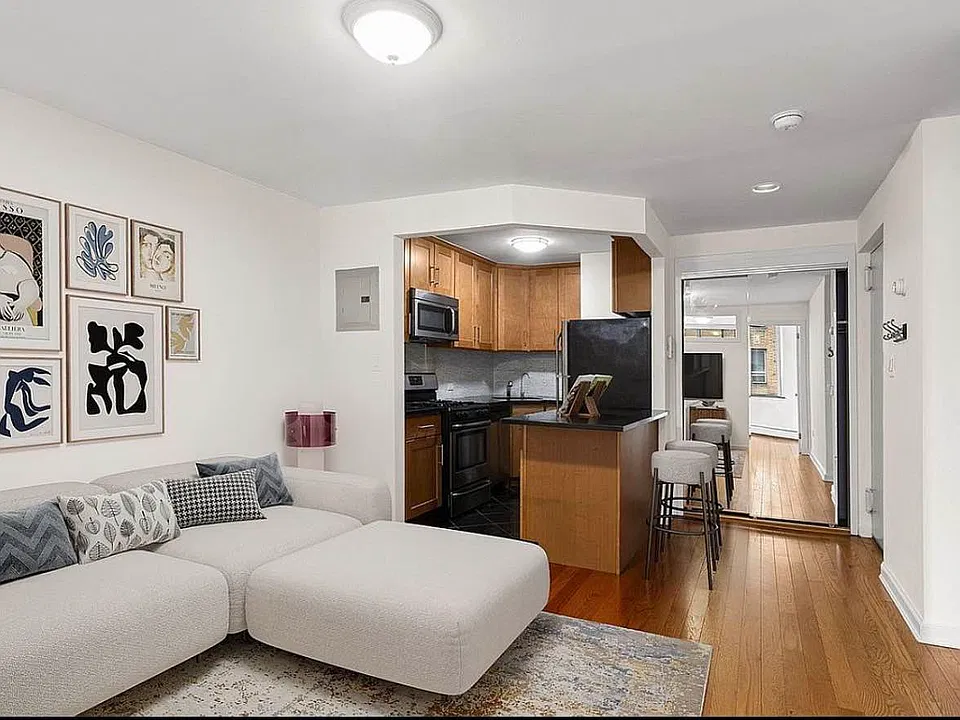 4 W 104th St #4A