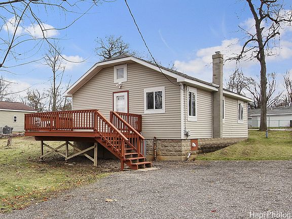 3rd image of 25218 W Linden Ln
