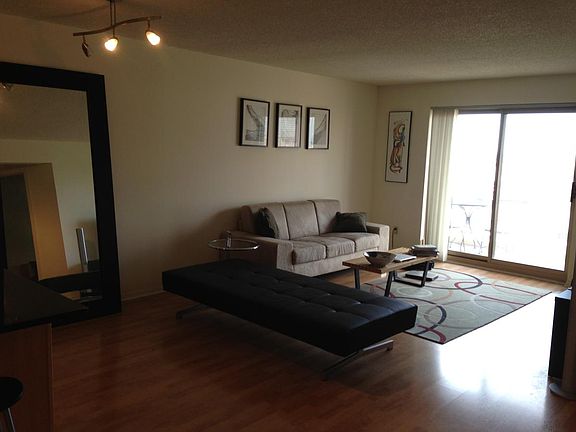 4th image of 401 S 1st St Unit 1706