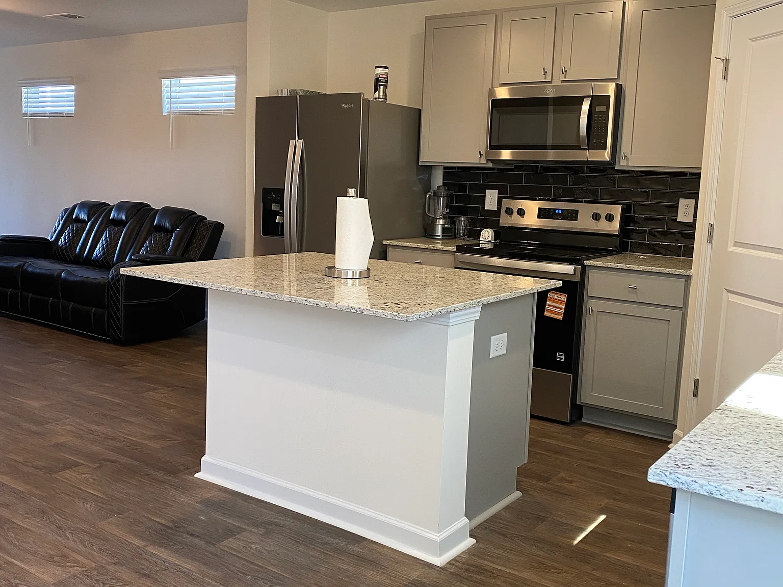 1 bed, 1.5 bath, 1510 sqft, $700 — Photo 4
