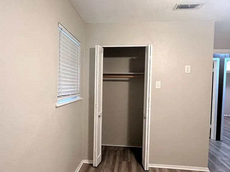 5048 Inwood Dr — Photo 15
