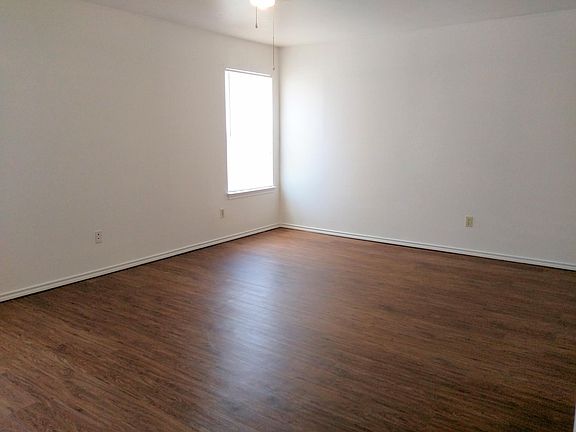 5th image of 1000 Sagewood Trl