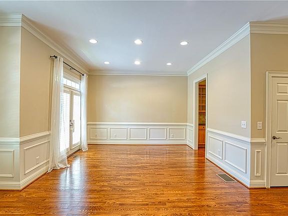 3rd image of 610 Parkside Village Way NW