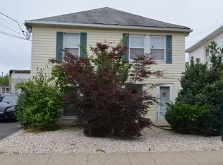 17 Rhinehart Pl, Inwood, NY 11096