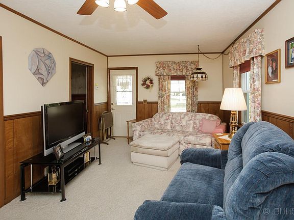 5950 comstock ave-104