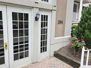 204 Shearwater Ct W APT 51, Jersey City, NJ