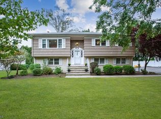 156 Caroline Rd, Paramus, NJ 07652
