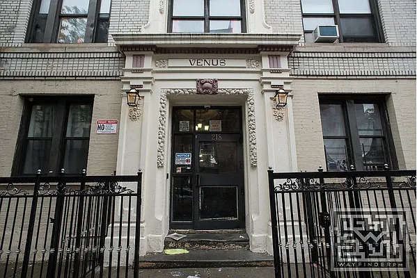 Rented by OGI Management | media 23