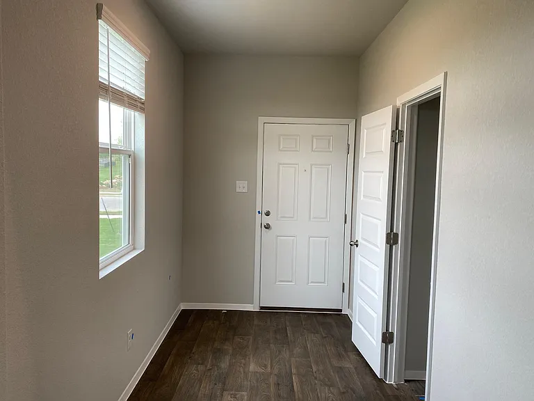 145 Free Stone Dr — Photo 15