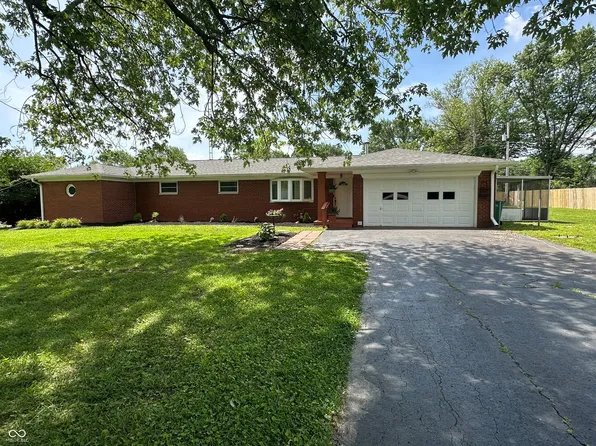 6237 E Lynn Dr, Mooresville, IN 46158