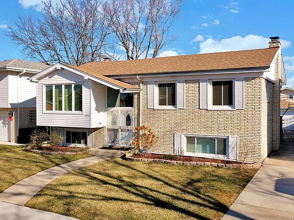 3rd image of 10933 S Kolmar Ave