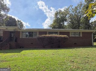40 Summit Dr SE, Lindale, GA 30147