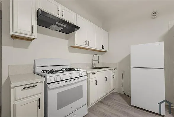 439 Lucas Ave #1 — Photo 12
