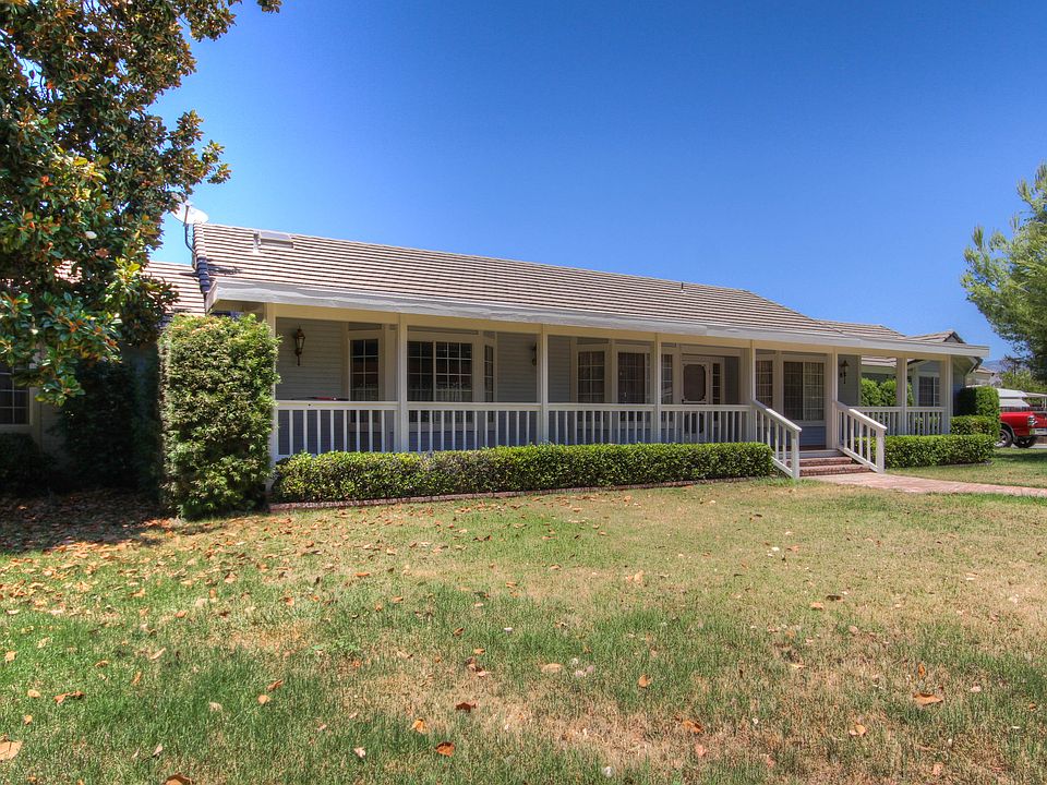 1st image of 25901 Gertrude Ln