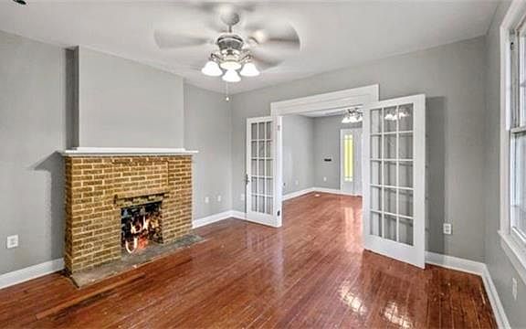 3rd image of 5549 Rosemary Pl