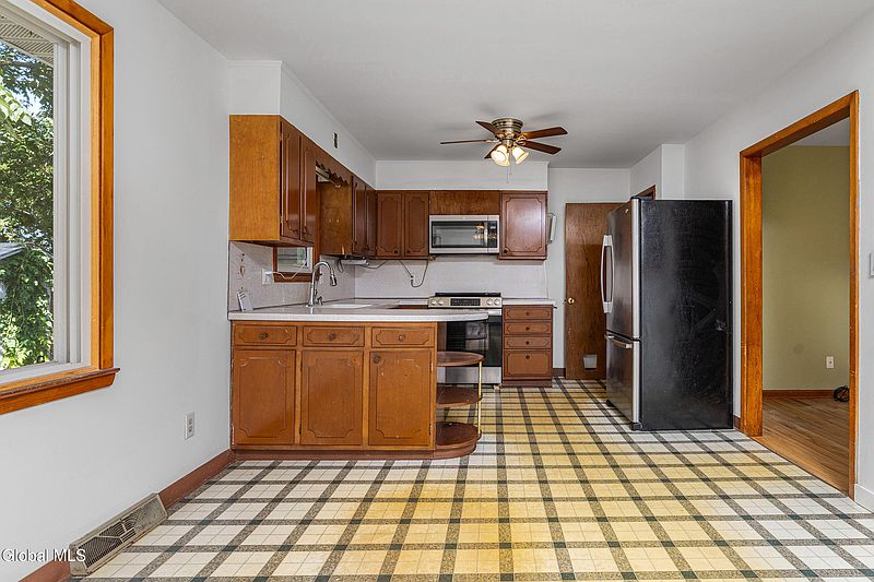 5th image of 1216 Walnut Avenue
