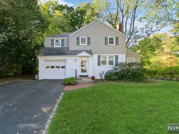 1 Hillcrest Rd, Tenafly, NJ 07670
