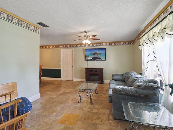 5th image of 714 NW 42 Way