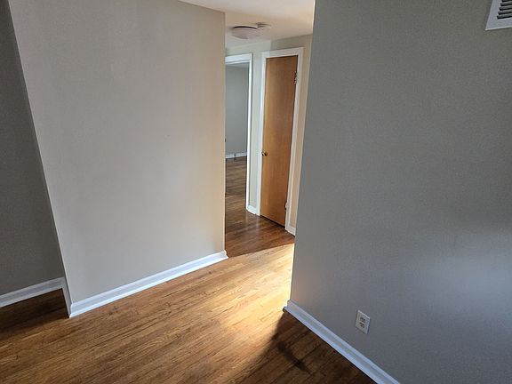 5th image of 7523 W 65th Ter