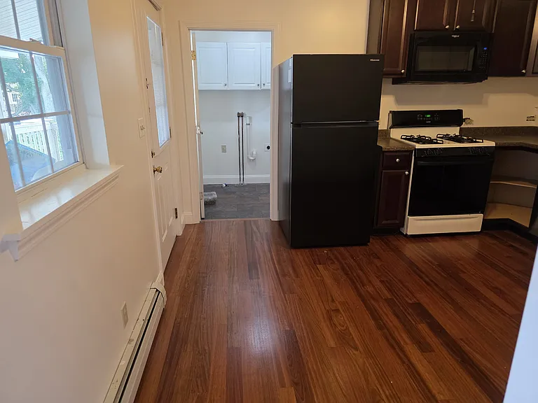 16 S Prospect St — Photo 2