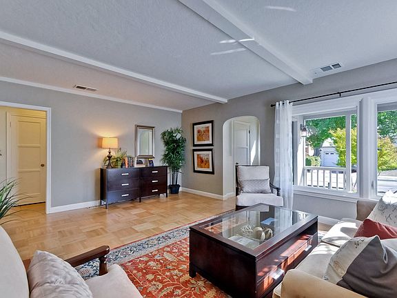 3rd image of 430 Buena Vista Ave