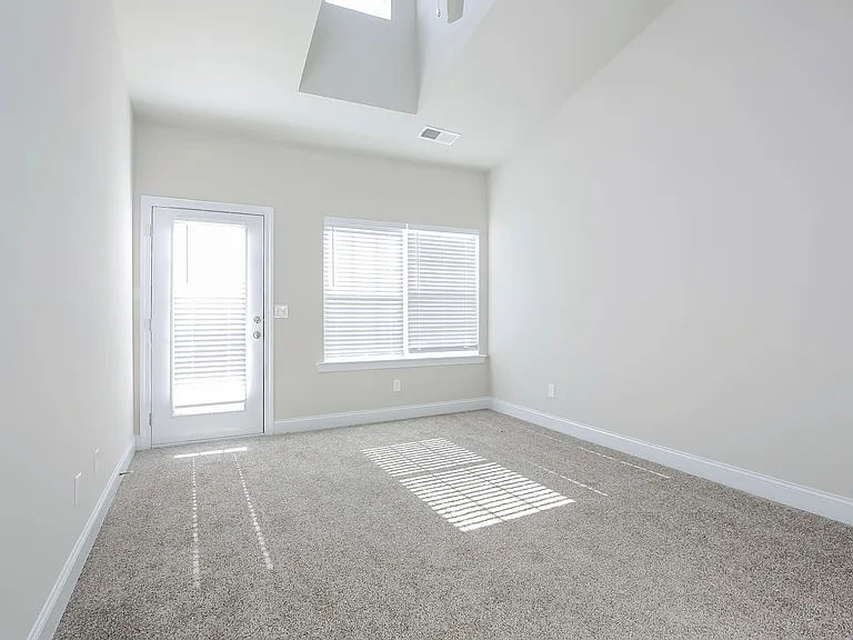 183 Riley Cir — Photo 8