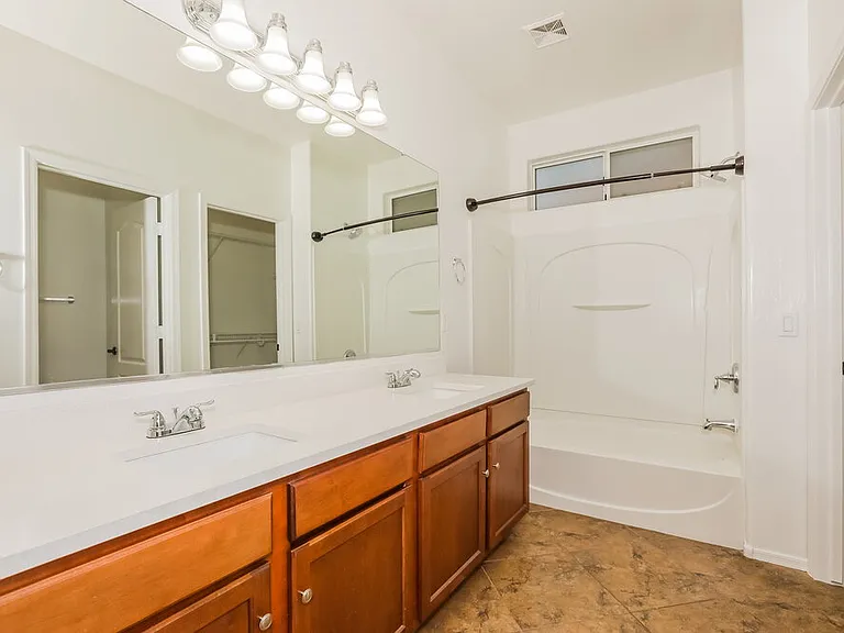 4229 E Milky Way — Photo 12