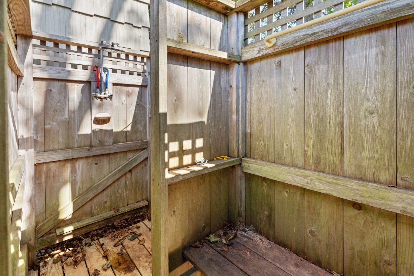  outdoor shower