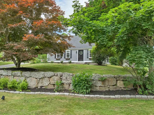 64 N Amherst Road, Bedford, NH 03110